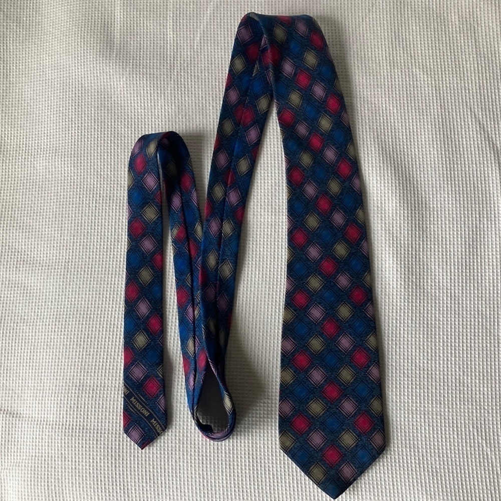 Missoni Vintage 100% silk Blue, lavender, Gray Pink Geometric design Neck Tie